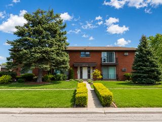 7915 S 84th Avenue 6, Justice, IL 60458