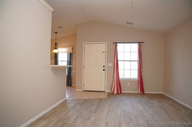 1907 N Chambers Avenue, Claremore, OK 74017