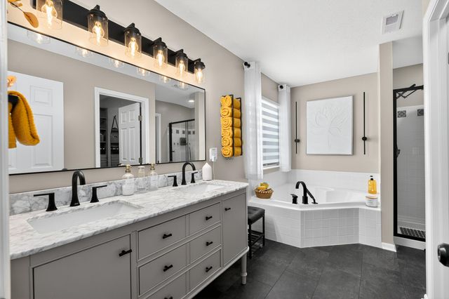 28 Windfield Way, Florence, KY 41042