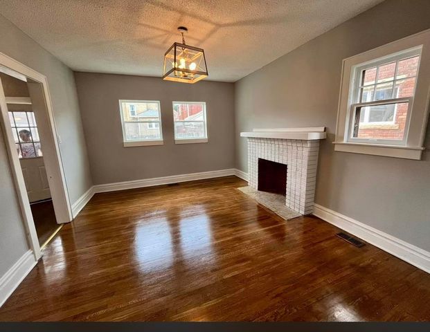 1327 13th Street, Huntington, WV 25701