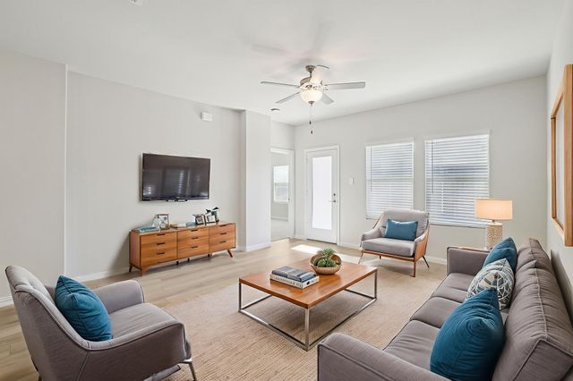 832 Sunflower Road, Lavon, TX 75166