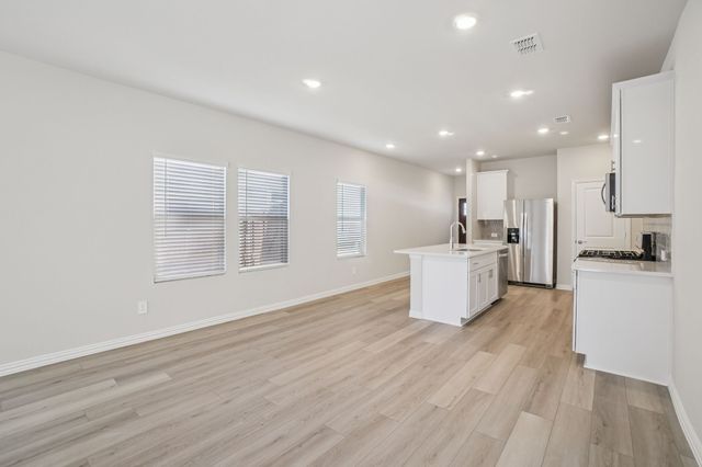 832 Sunflower Road, Lavon, TX 75166