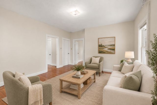 19 Penn St, Quincy, MA 02169