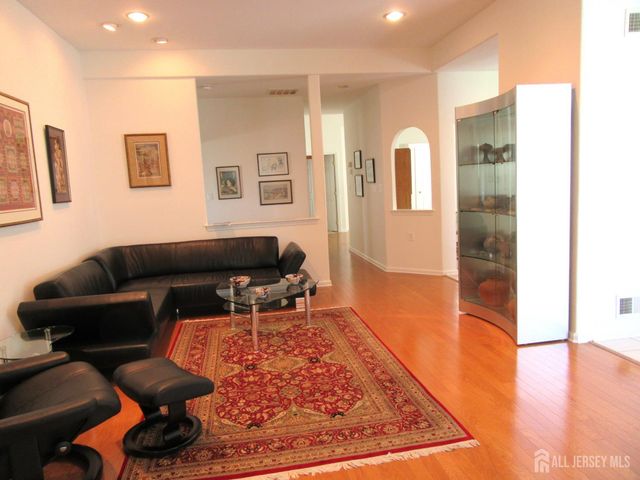 308 Valencia Drive, Monroe, NJ 08831