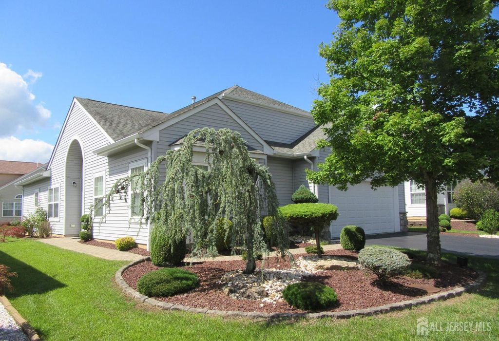 308 Valencia Drive, Monroe, NJ 08831