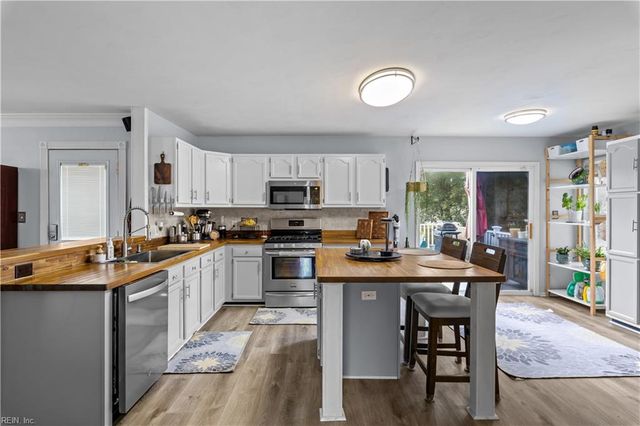 109 Castle CT, Suffolk, VA 23434