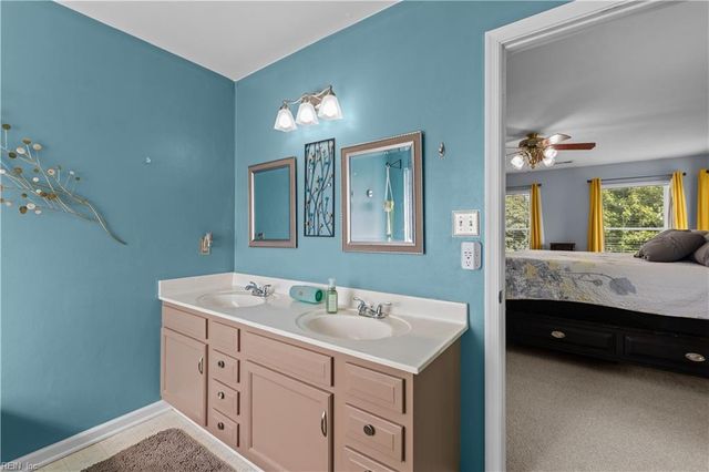 109 Castle CT, Suffolk, VA 23434