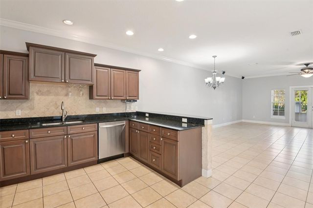 300 VALENCIA CIRCLE, St Petersburg, FL 33716