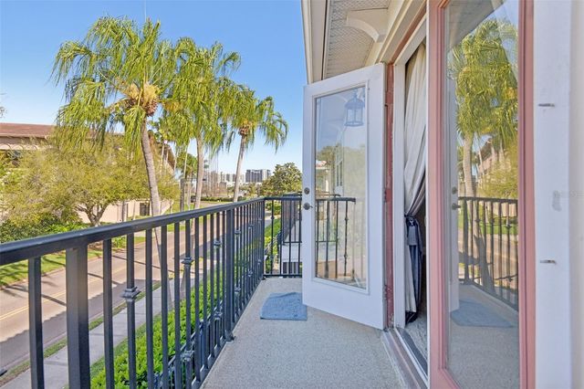 300 VALENCIA CIRCLE, St Petersburg, FL 33716