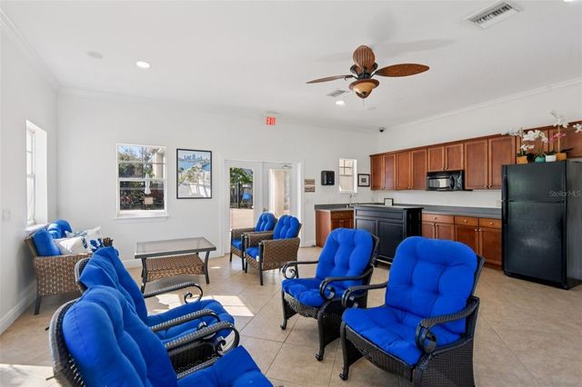 300 VALENCIA CIRCLE, St Petersburg, FL 33716