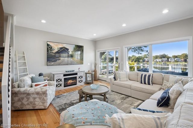 1747 Shankin Drive, Wolverine Lake, MI 48390