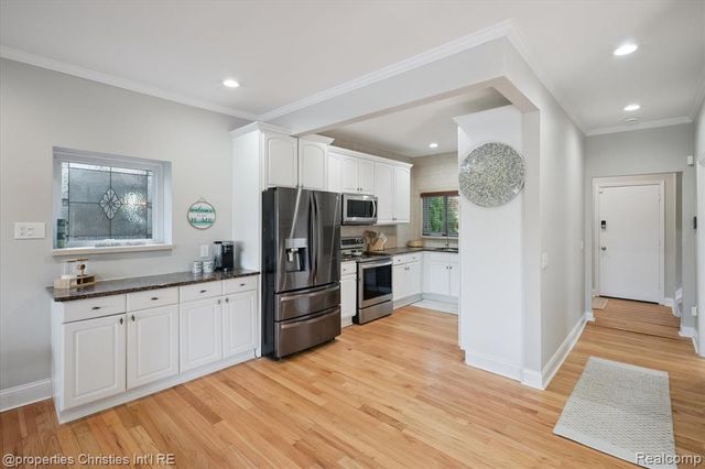 1747 Shankin Drive, Wolverine Lake, MI 48390