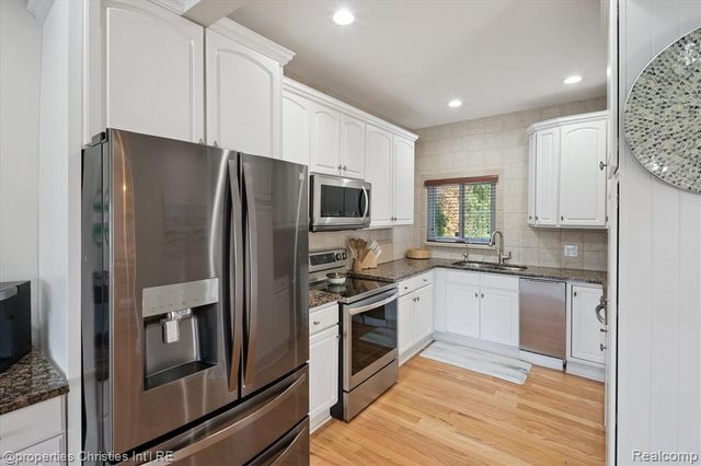 1747 Shankin Drive, Wolverine Lake, MI 48390