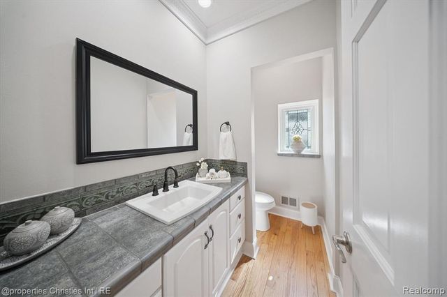 1747 Shankin Drive, Wolverine Lake, MI 48390