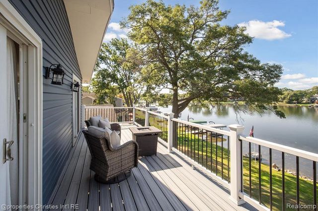 1747 Shankin Drive, Wolverine Lake, MI 48390