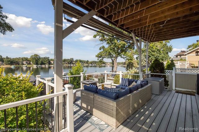 1747 Shankin Drive, Wolverine Lake, MI 48390