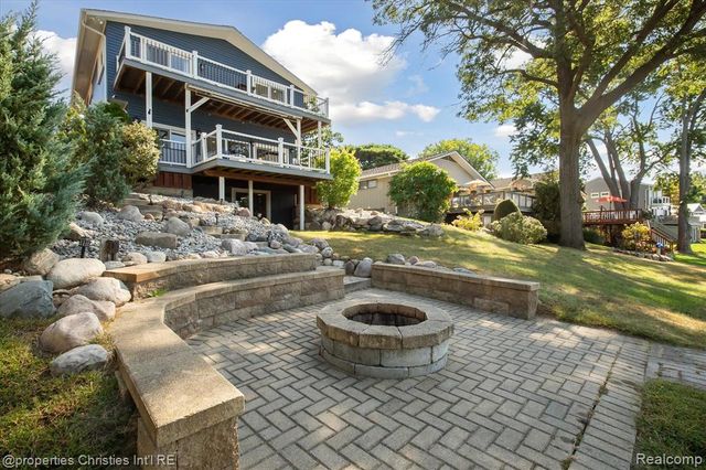 1747 Shankin Drive, Wolverine Lake, MI 48390