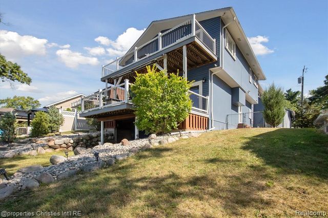 1747 Shankin Drive, Wolverine Lake, MI 48390