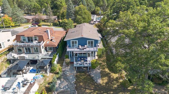 1747 Shankin Drive, Wolverine Lake, MI 48390