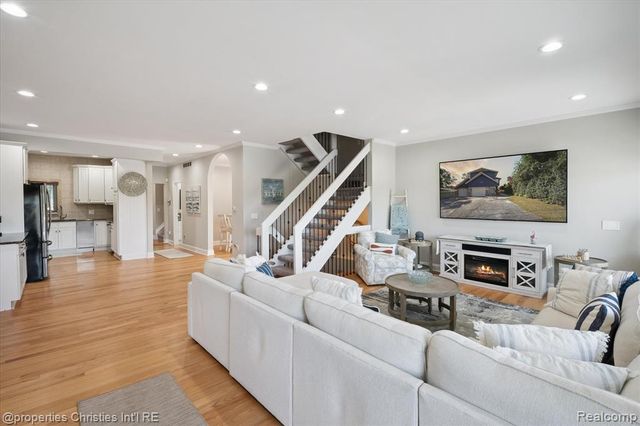 1747 Shankin Drive, Wolverine Lake, MI 48390