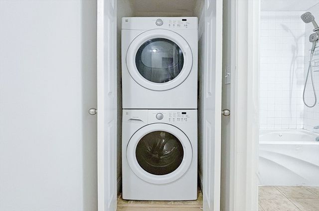 65 Centre St 12, Lynn, MA 01905
