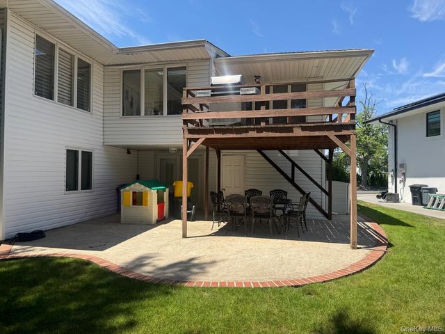 1015 Dartmouth Lane, Woodmere, NY 11598