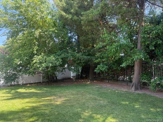 1015 Dartmouth Lane, Woodmere, NY 11598