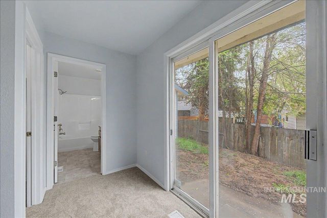 2501 W Hill Rd, Boise, ID 83702