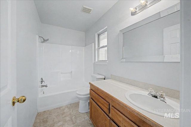 2501 W Hill Rd, Boise, ID 83702