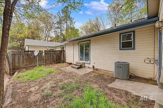 2501 W Hill Rd, Boise, ID 83702