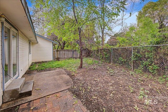 2501 W Hill Rd, Boise, ID 83702