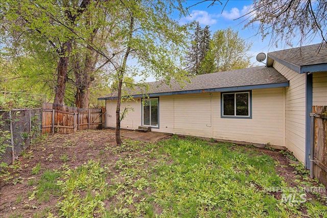 2501 W Hill Rd, Boise, ID 83702