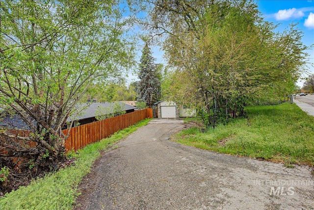 2501 W Hill Rd, Boise, ID 83702