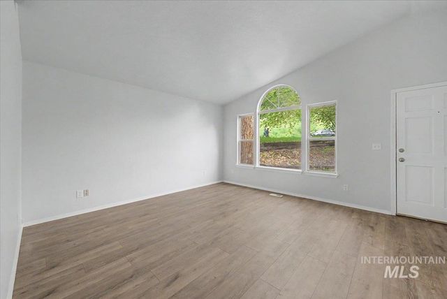 2501 W Hill Rd, Boise, ID 83702