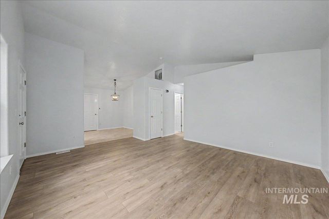 2501 W Hill Rd, Boise, ID 83702