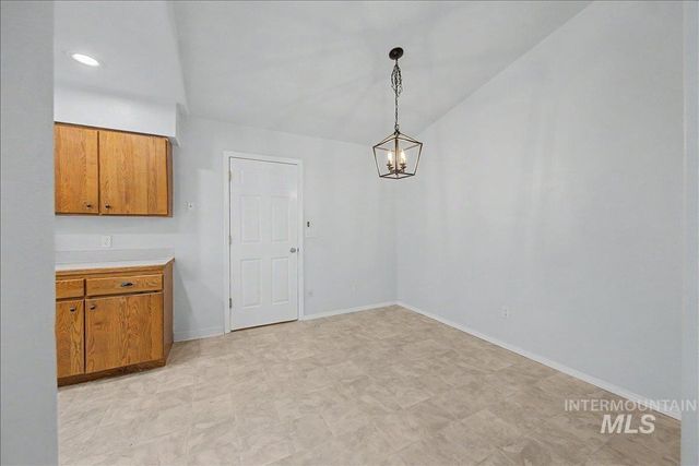 2501 W Hill Rd, Boise, ID 83702