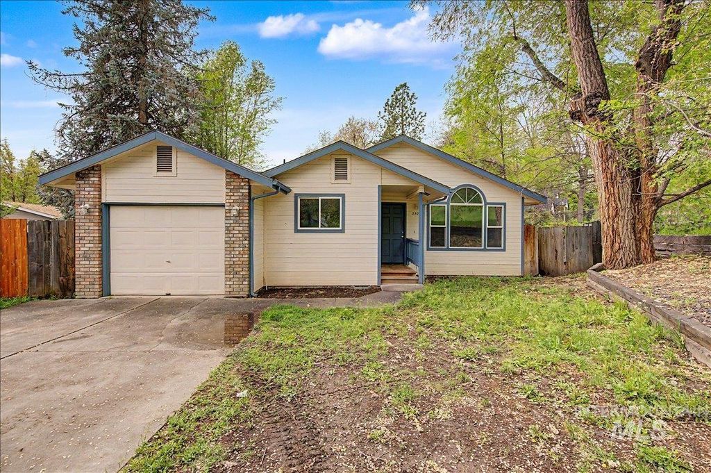 2501 W Hill Rd, Boise, ID 83702