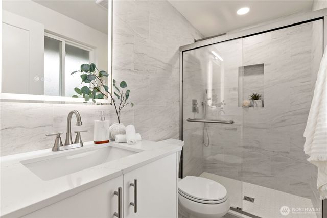 10115 109th Avenue SW, Tacoma, WA 98498