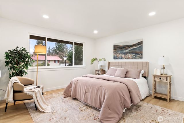 10115 109th Avenue SW, Tacoma, WA 98498