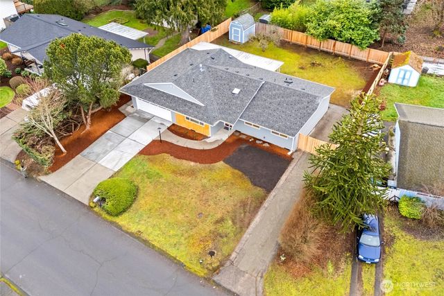 10115 109th Avenue SW, Tacoma, WA 98498