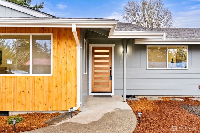 10115 109th Avenue SW, Tacoma, WA 98498