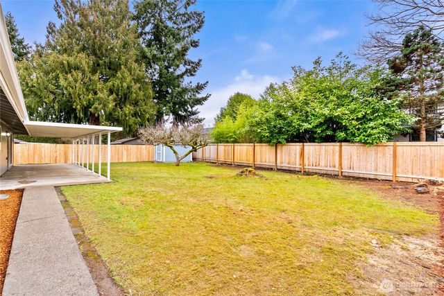 10115 109th Avenue SW, Tacoma, WA 98498