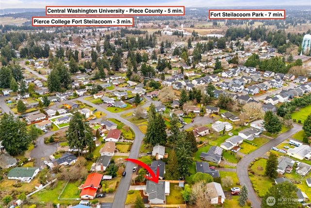 10115 109th Avenue SW, Tacoma, WA 98498