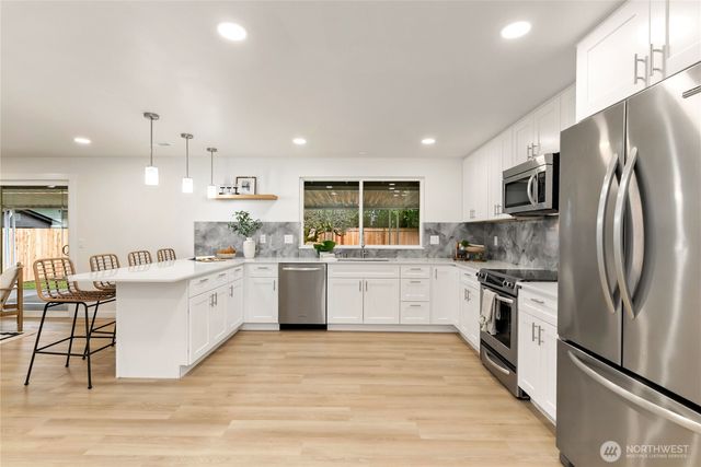 10115 109th Avenue SW, Tacoma, WA 98498