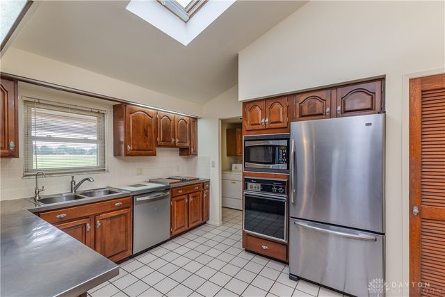 6065 Country Estates Drive, Tipp City, OH 45371