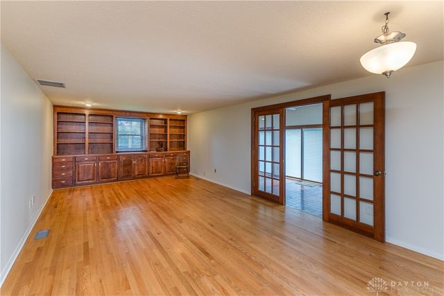 6065 Country Estates Drive, Tipp City, OH 45371