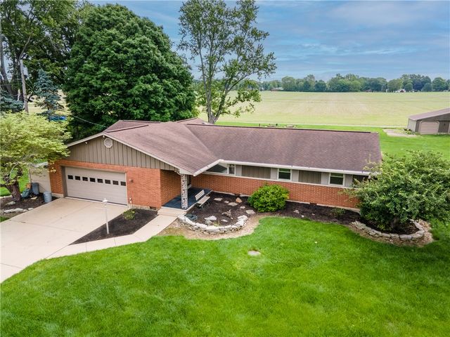 6065 Country Estates Drive, Tipp City, OH 45371