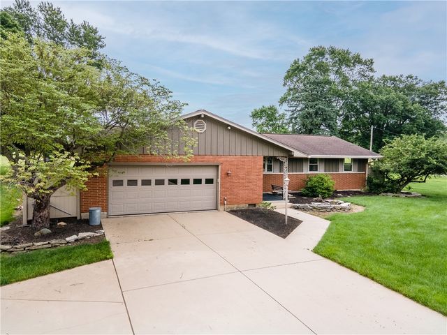 6065 Country Estates Drive, Tipp City, OH 45371