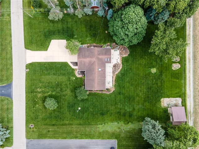 6065 Country Estates Drive, Tipp City, OH 45371