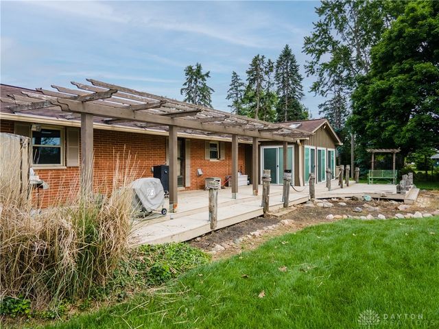 6065 Country Estates Drive, Tipp City, OH 45371